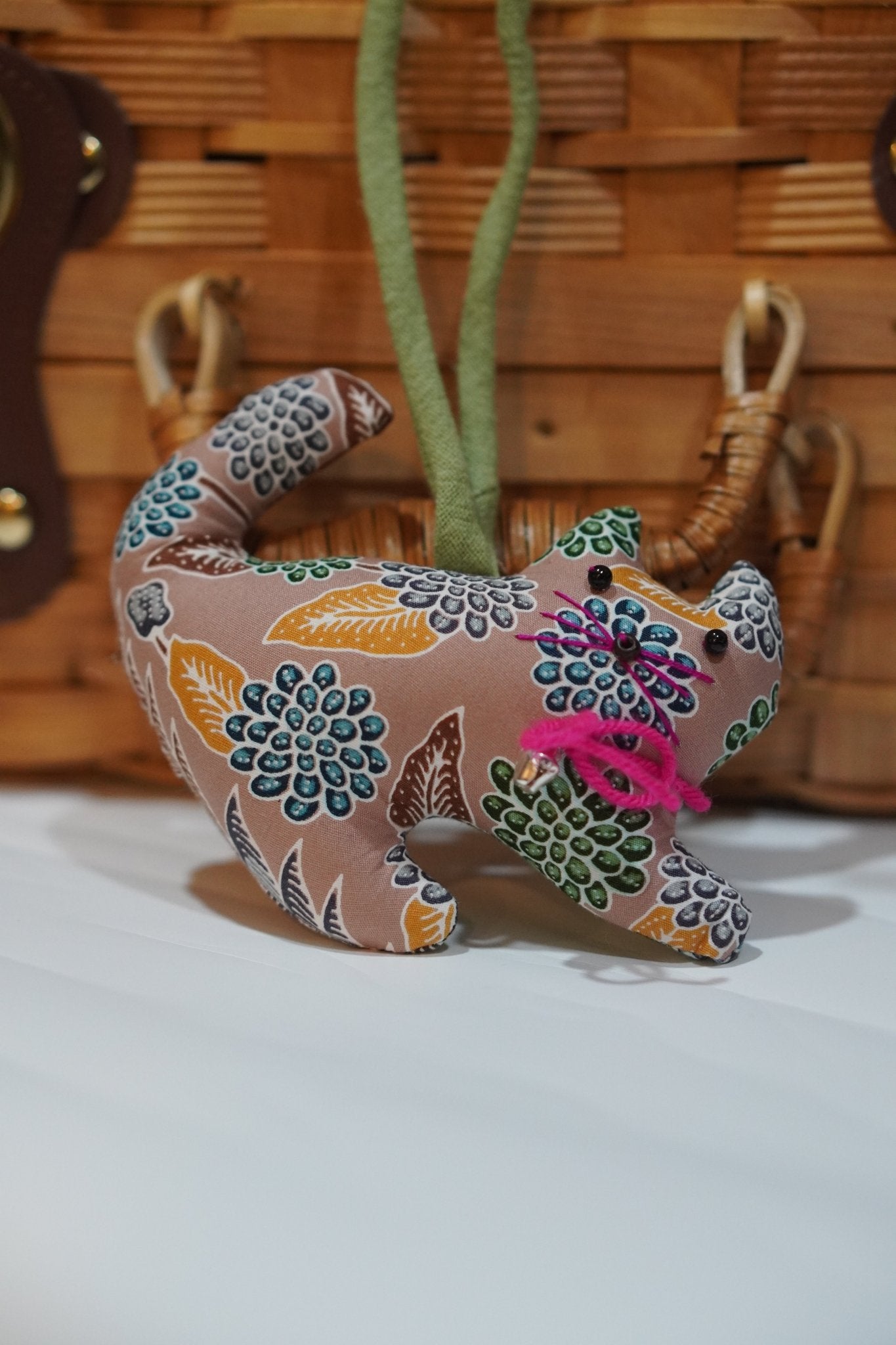 Batik Fat Cat Charm with String - KAMONMANEE