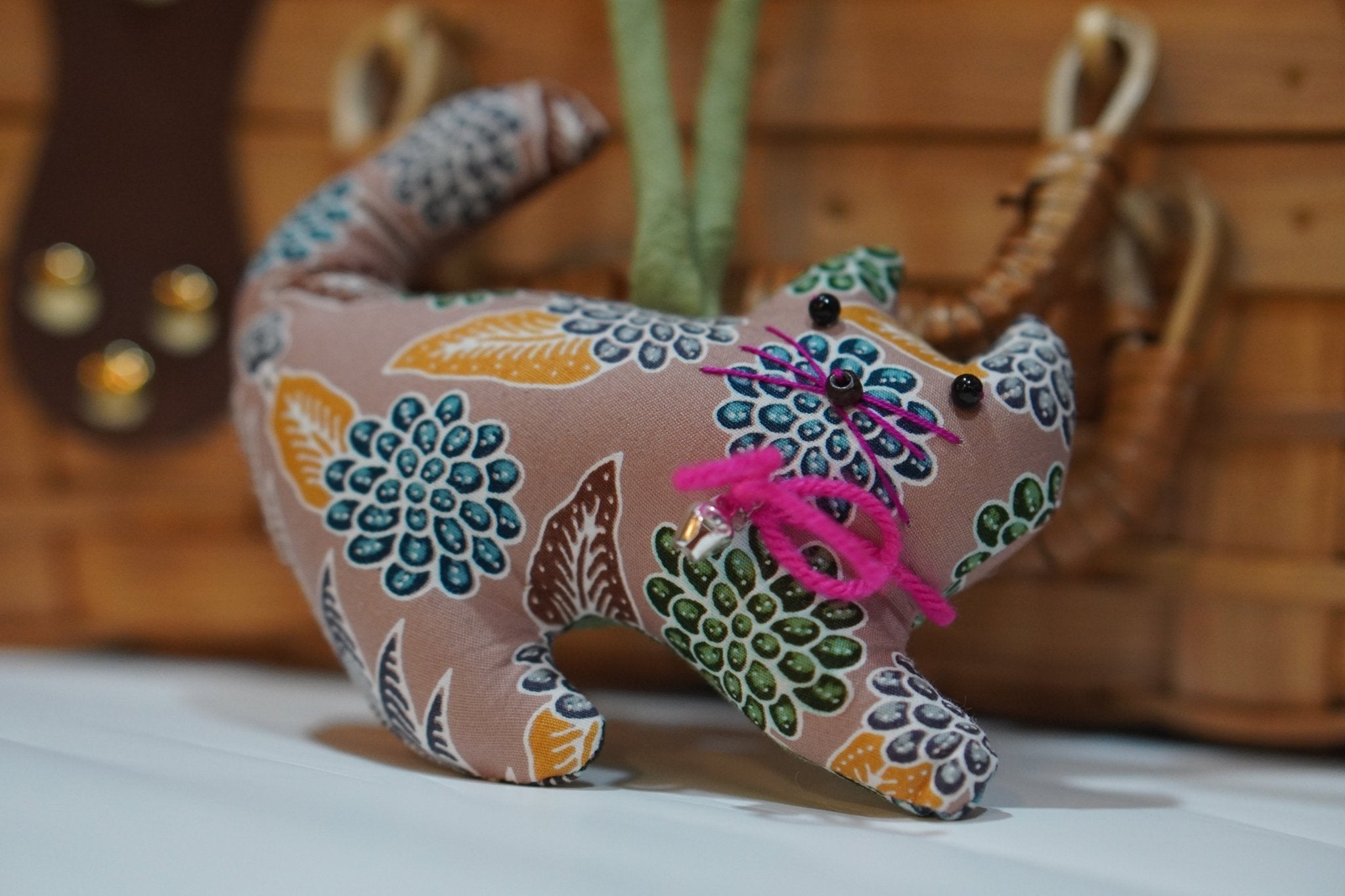 Batik Fat Cat Charm with String - KAMONMANEE