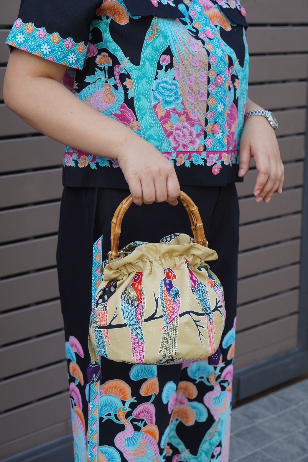 Batik Parrot Bamboo Bag - KAMONMANEE