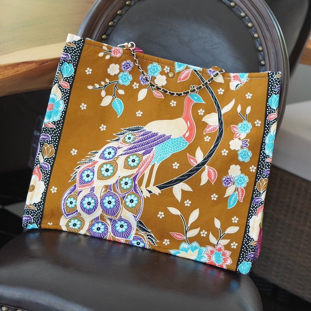 Batik Peacock Tote Bag - KAMONMANEE