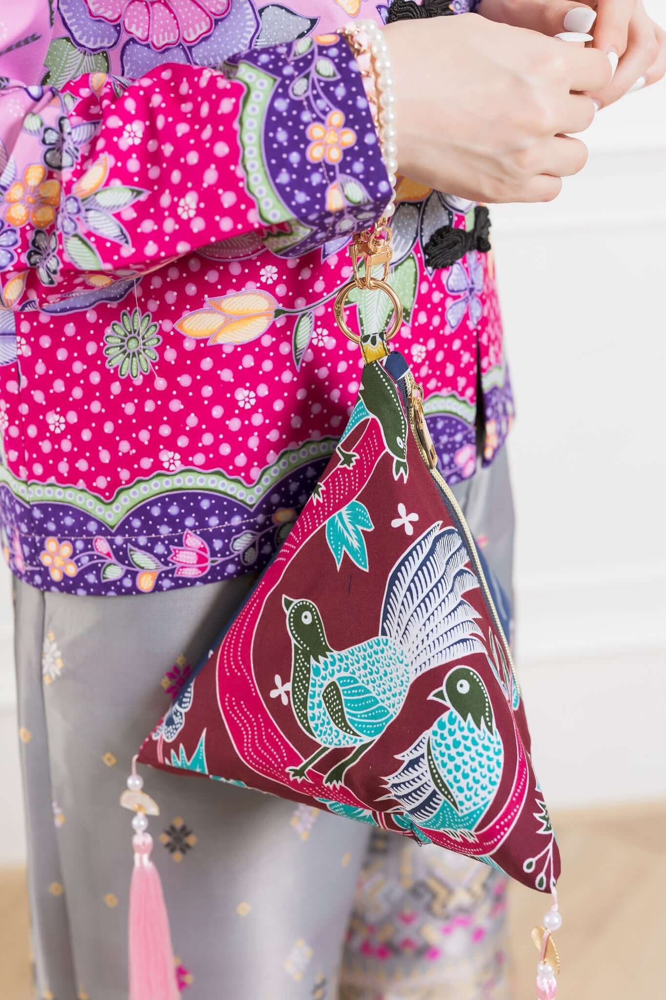 Batik Pearl Tetra Handbag - KAMONMANEE