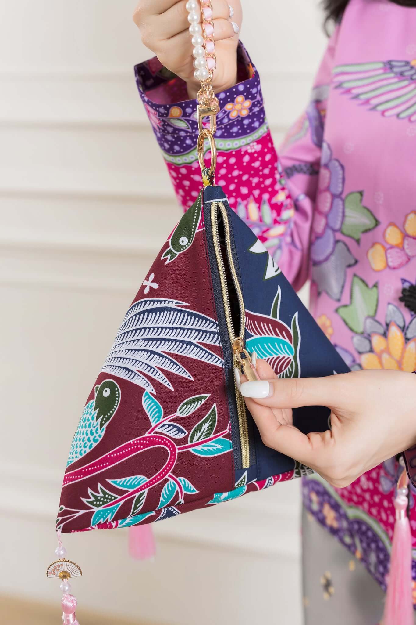 Batik Pearl Tetra Handbag - KAMONMANEE