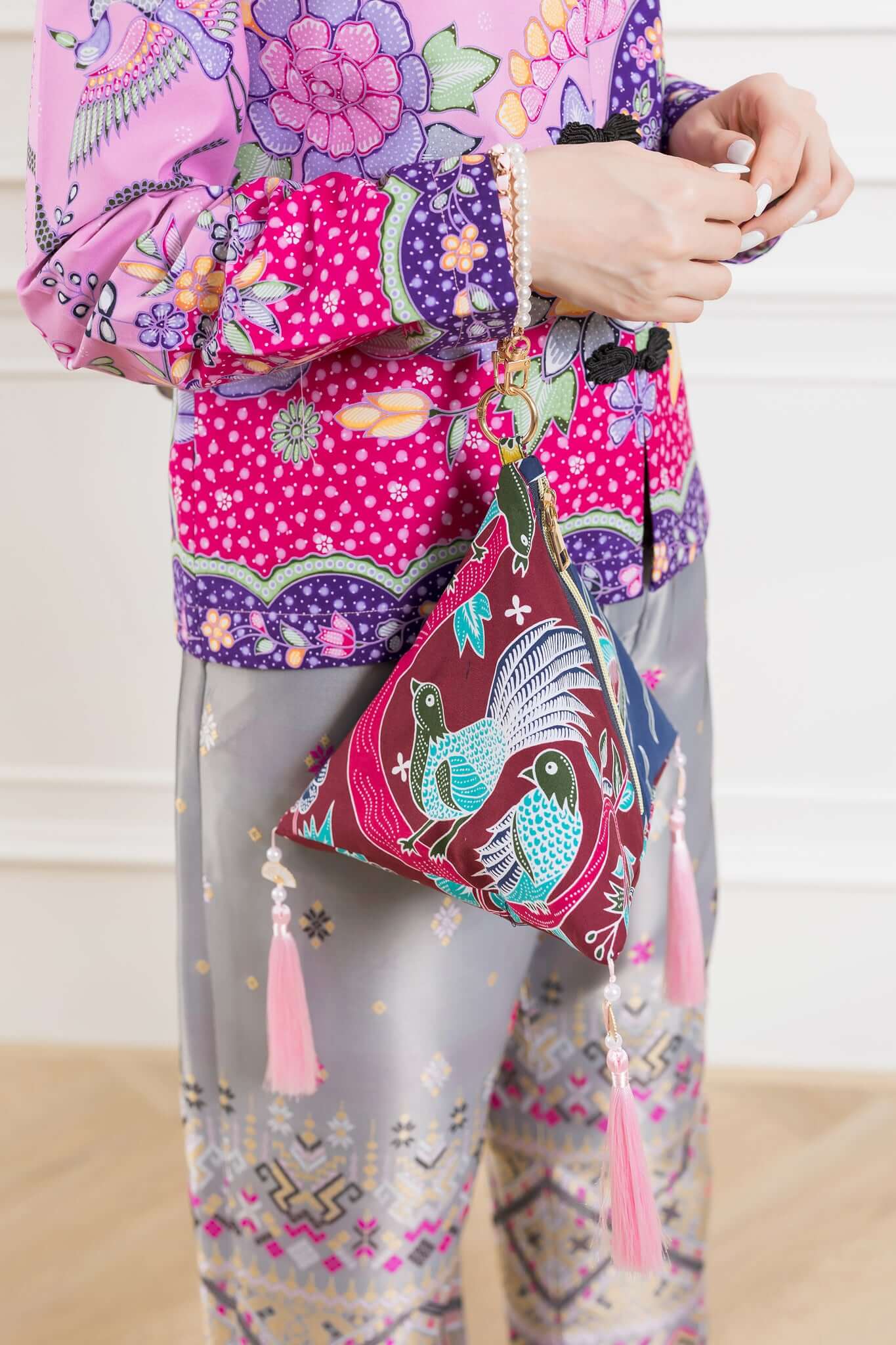 Batik Pearl Tetra Handbag - KAMONMANEE