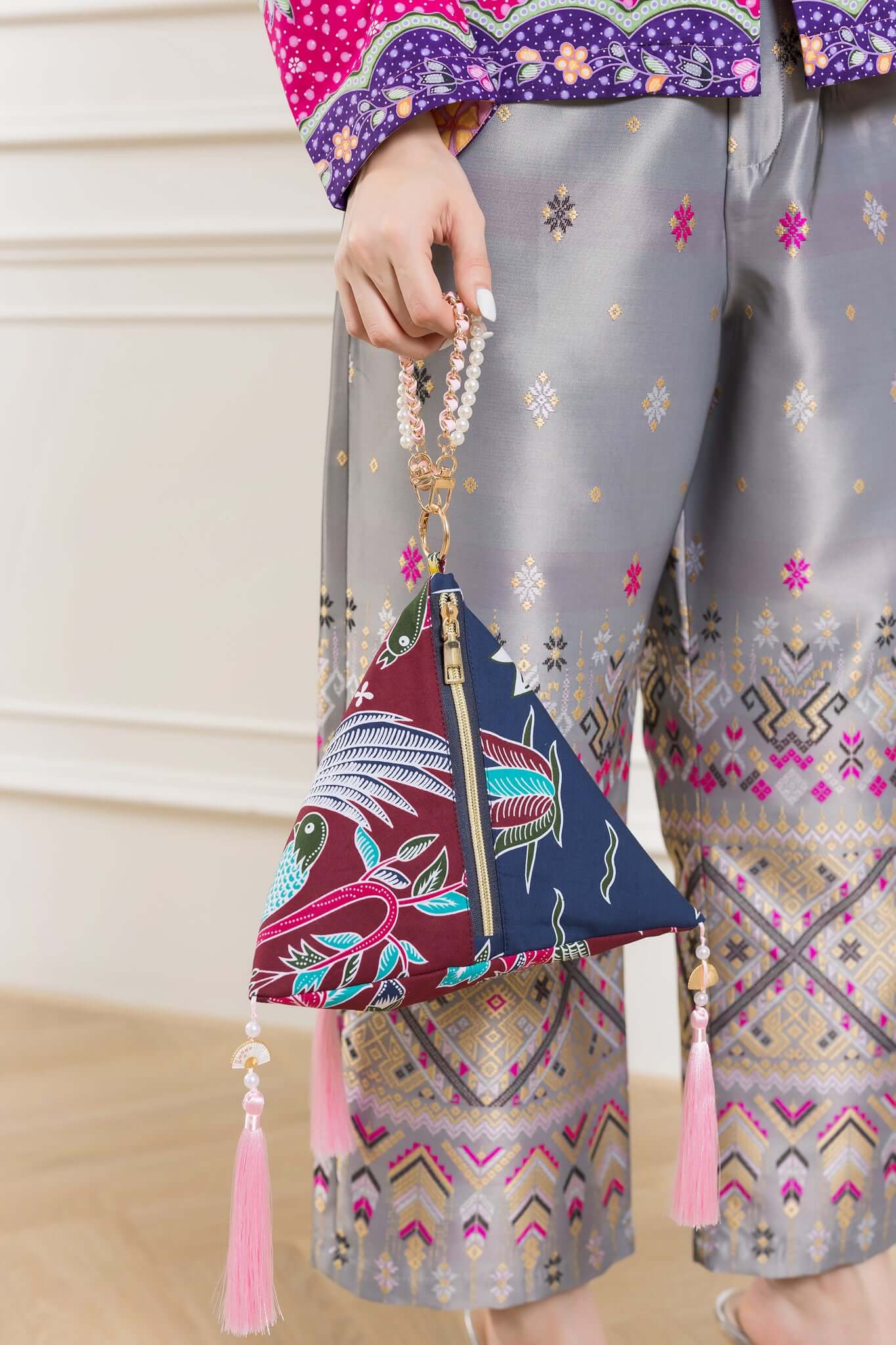 Batik Pearl Tetra Handbag - KAMONMANEE