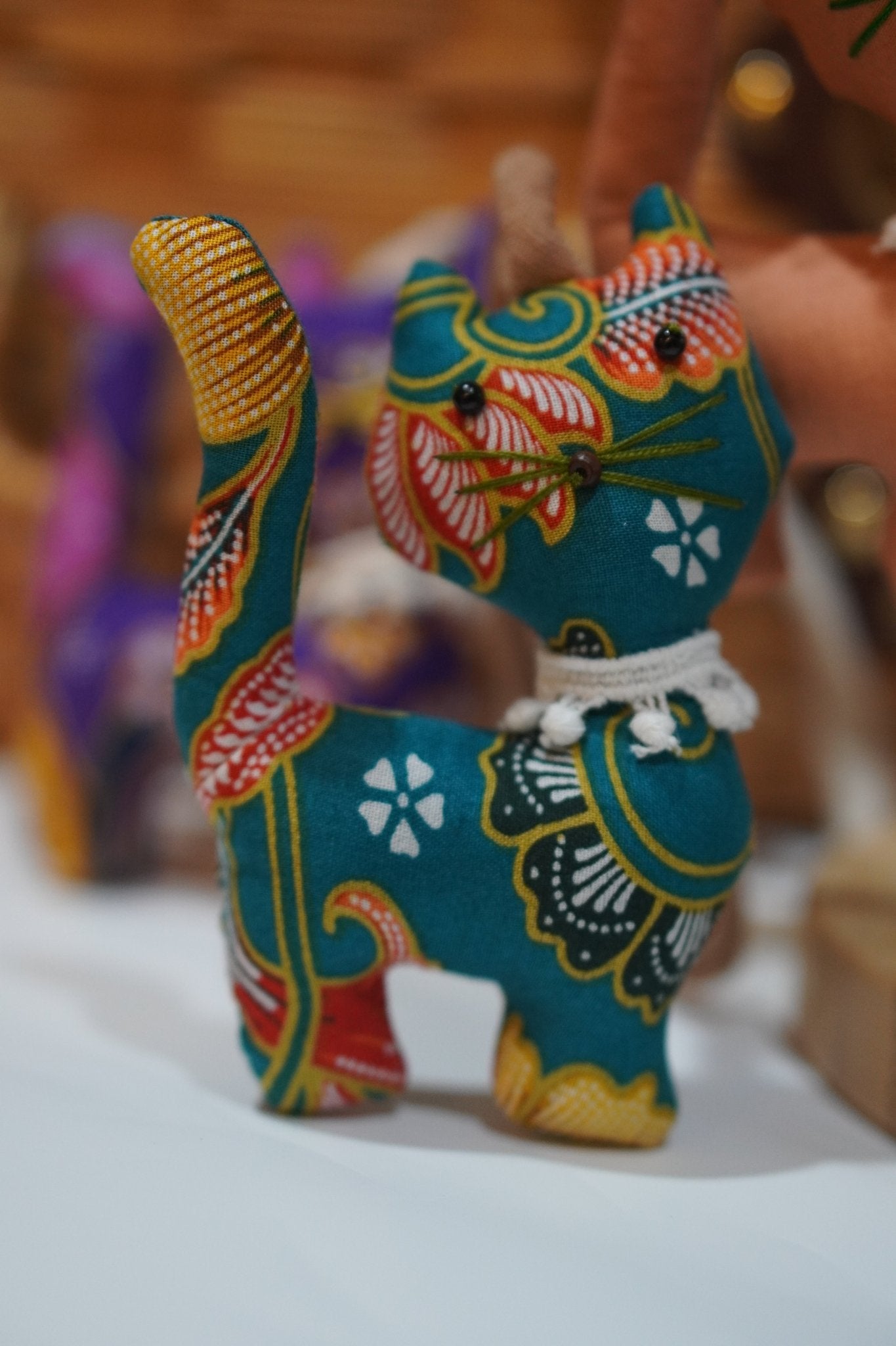 Batik Stand Cat Charm with String - KAMONMANEE