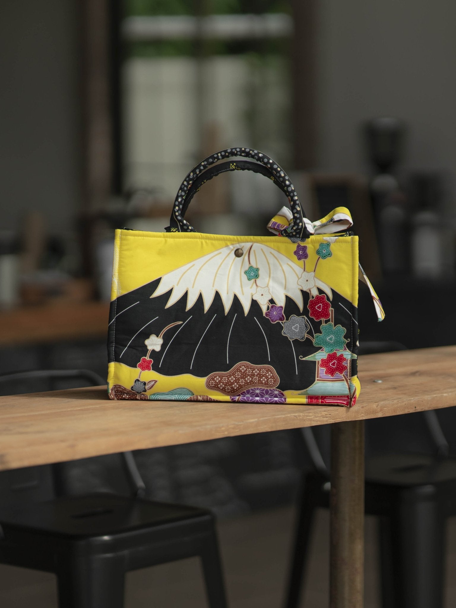 Batik Tote Bag (L) - KAMONMANEE