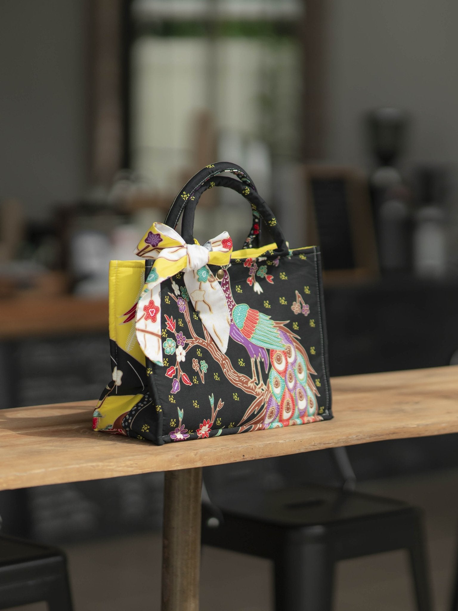 Batik Tote Bag (L) - KAMONMANEE