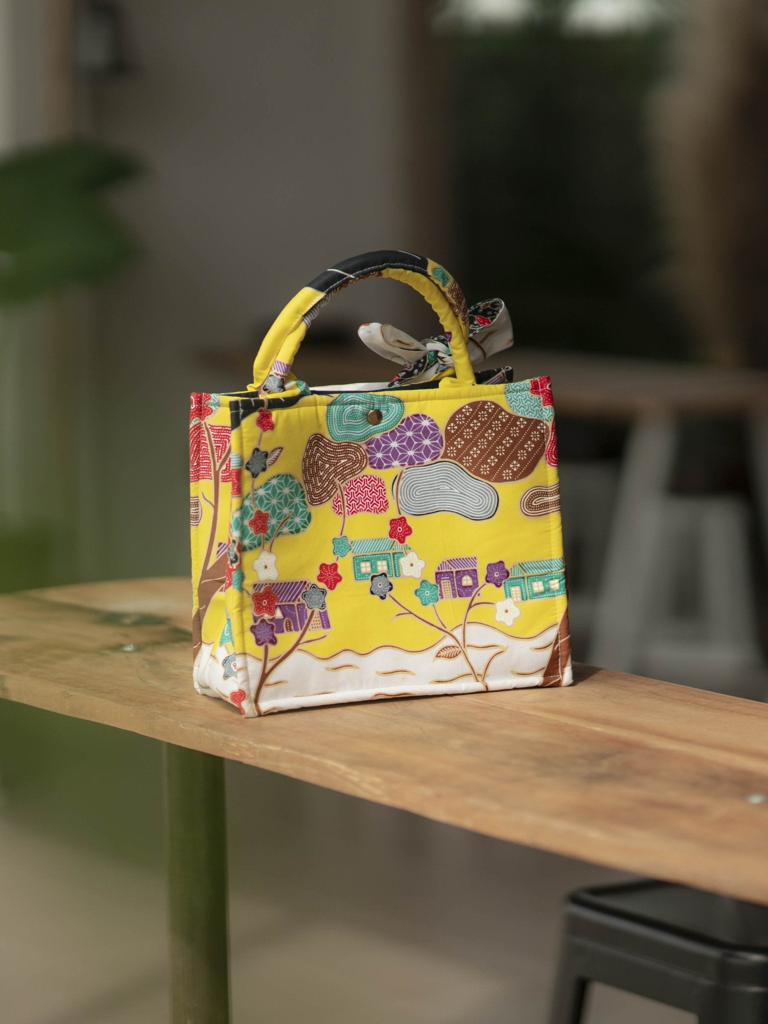 Batik Tote Bag (M) - KAMONMANEE