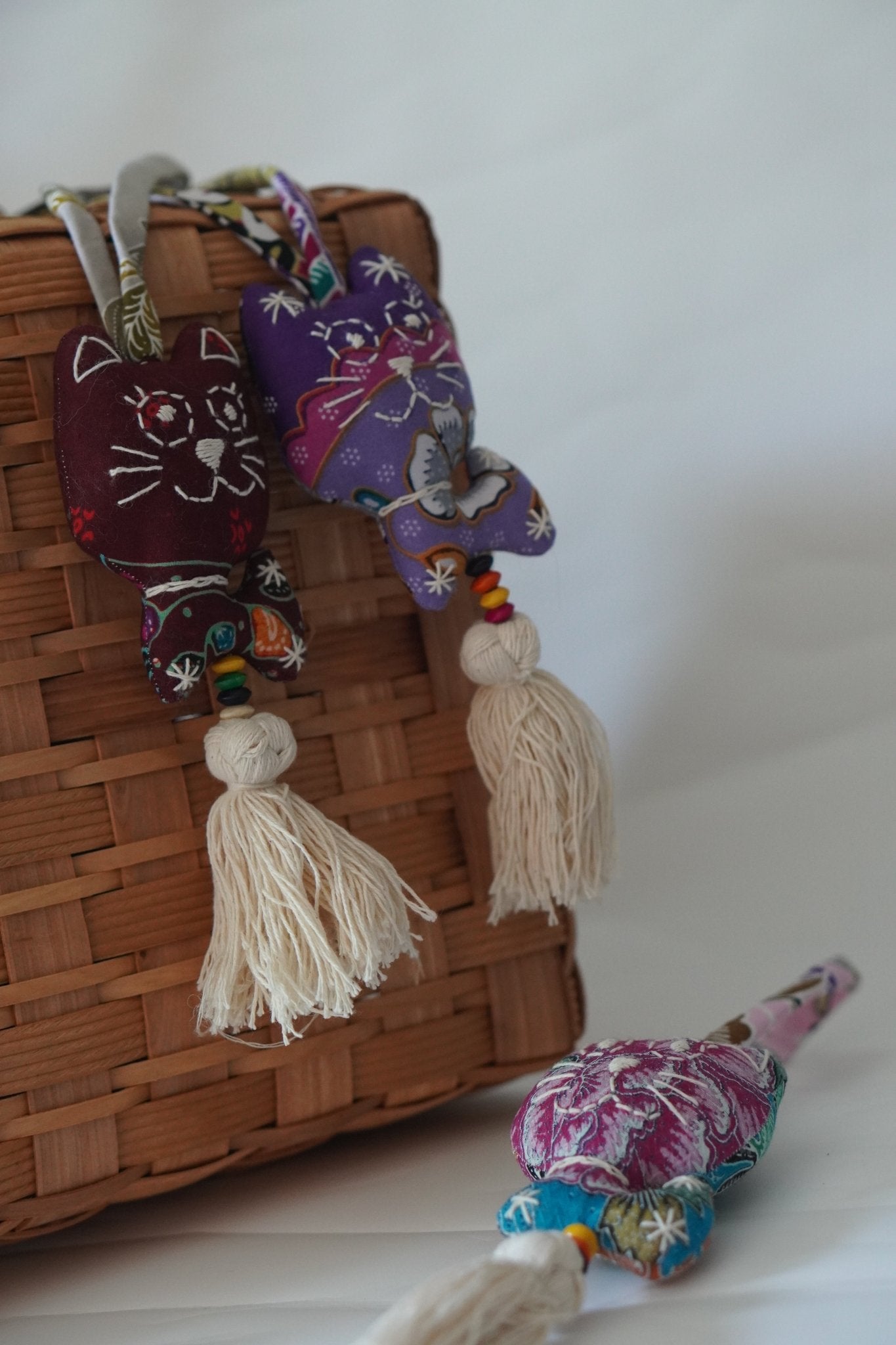 Big - eyed Cat Keychain - KAMONMANEE