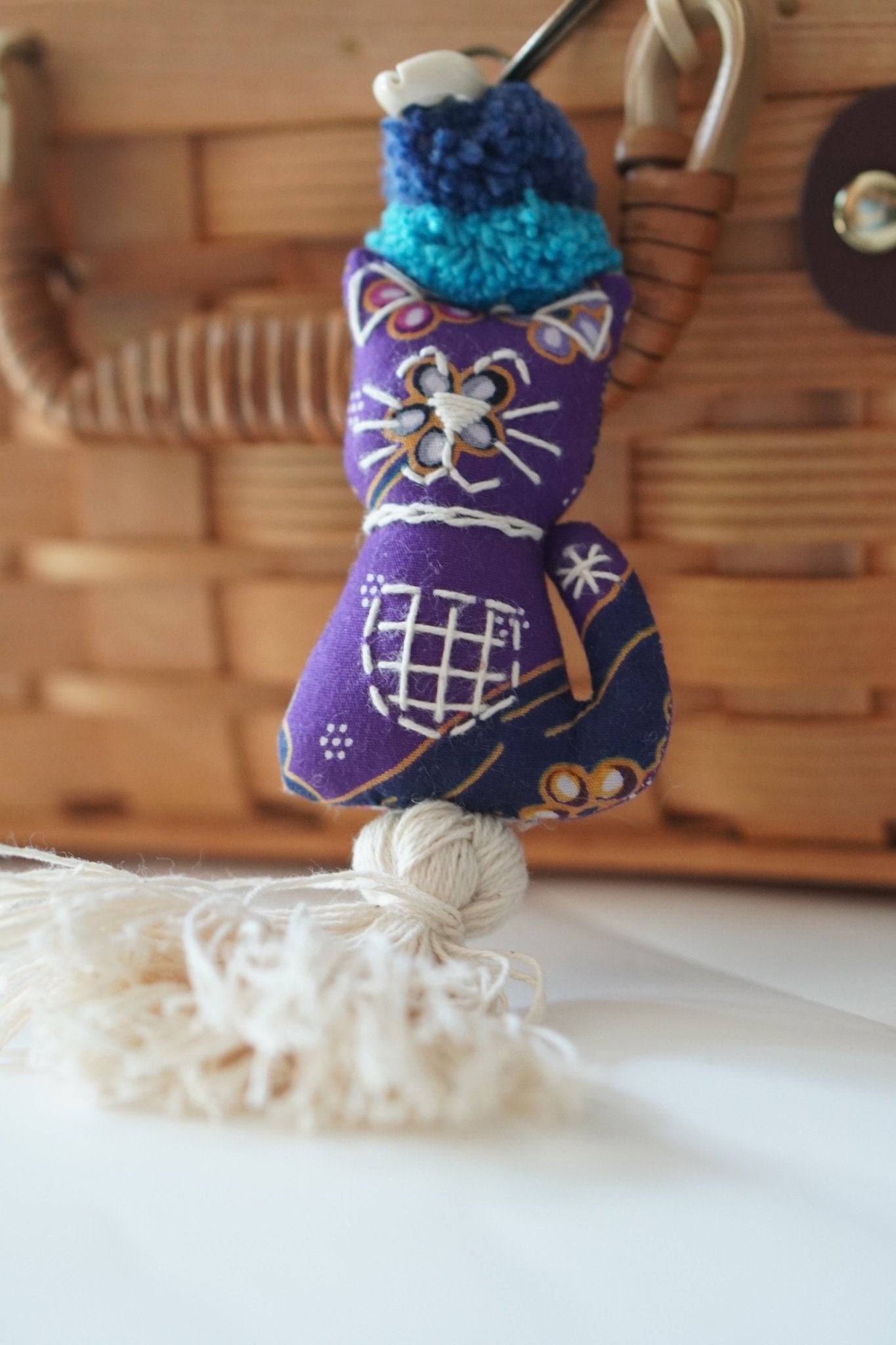 Cat with Tassels Keychain - KAMONMANEE