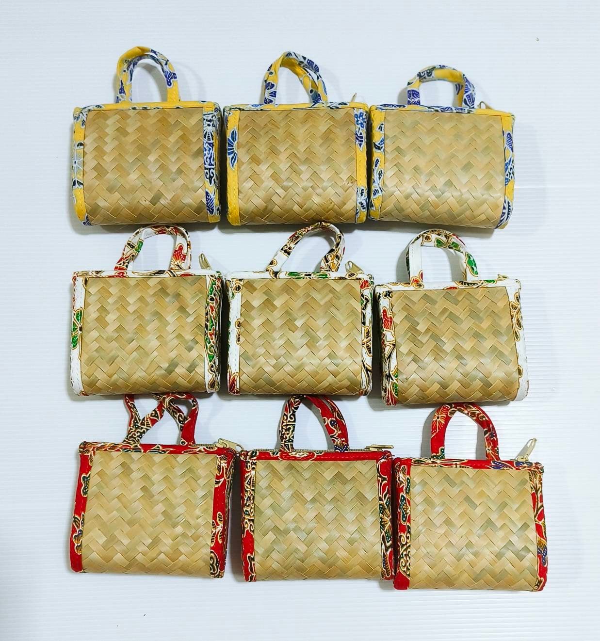 Chiang Mai Batik Coin Bag - KAMONMANEE