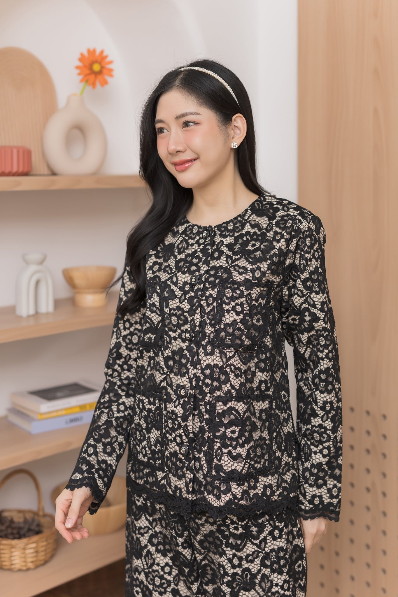 Elegant Lace Blouse - SOUTH FABRIC