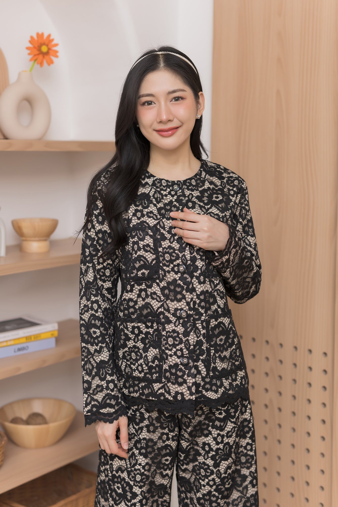 Elegant Lace Blouse - SOUTH FABRIC