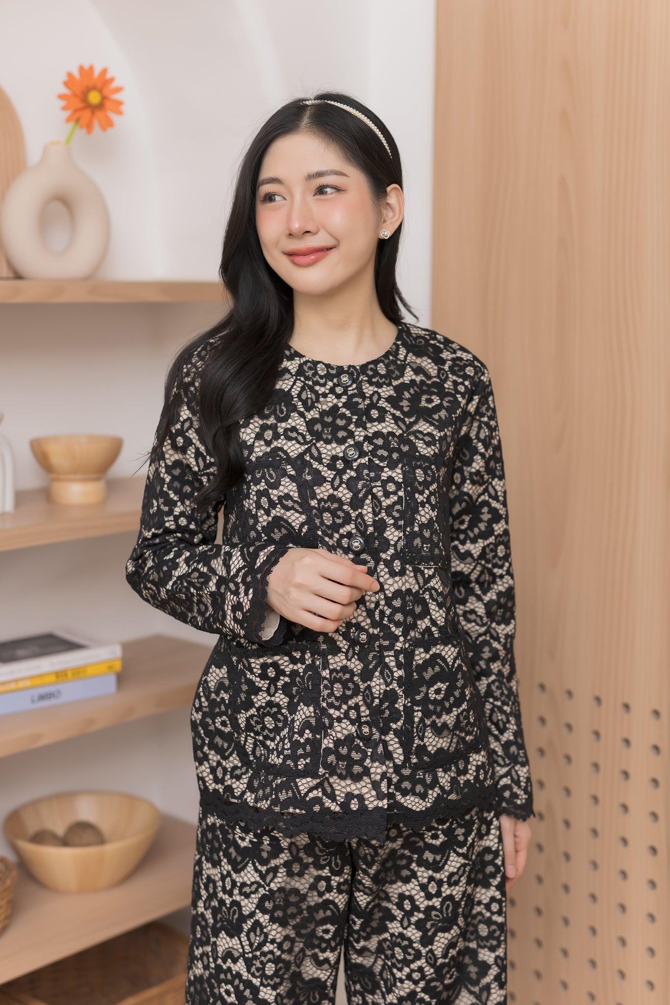 Elegant Lace Blouse - SOUTH FABRIC