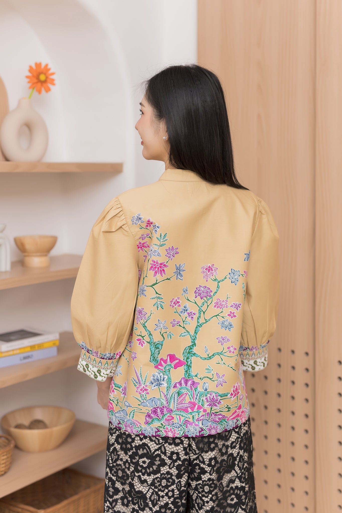Elegant Lotus Ray Blouse - SOUTH FABRIC