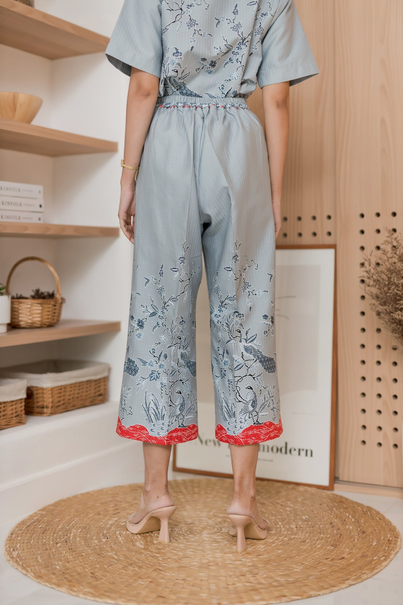 Peacock Gray Pants - KAMONMANEE