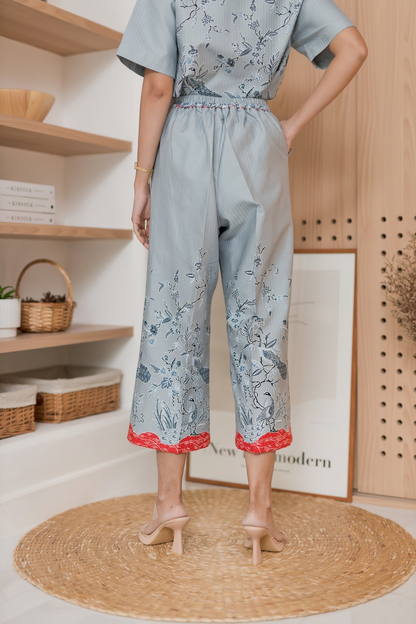 Peacock Gray Pants - KAMONMANEE