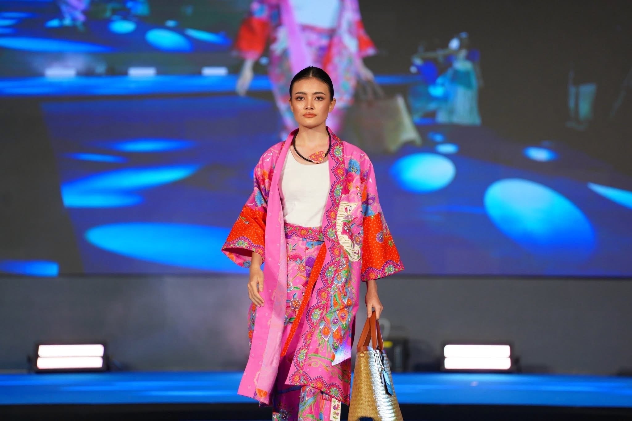 Peacock Kimono Robe - BALC