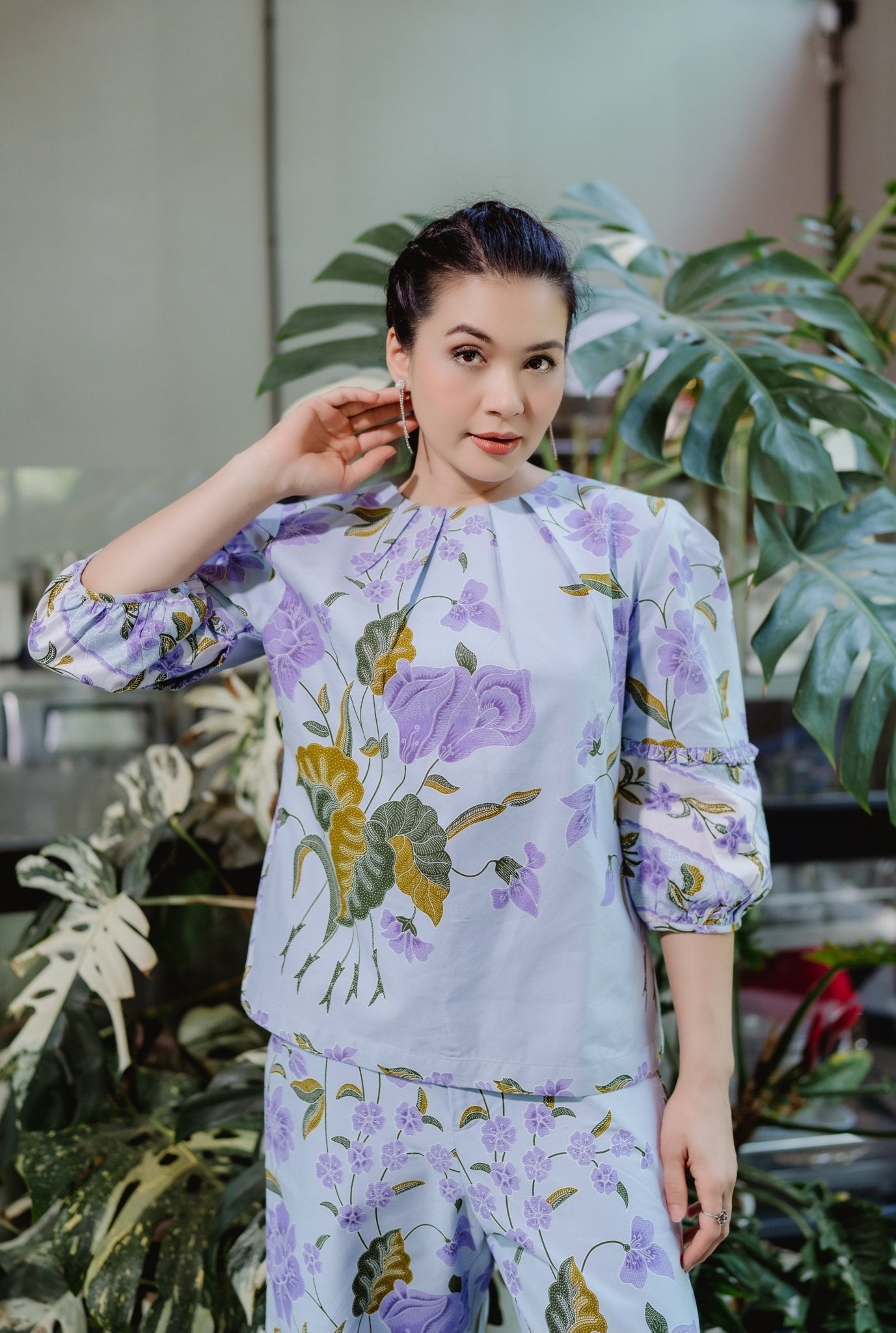 Pleated Round Batik Blouse - SOUTH FABRIC