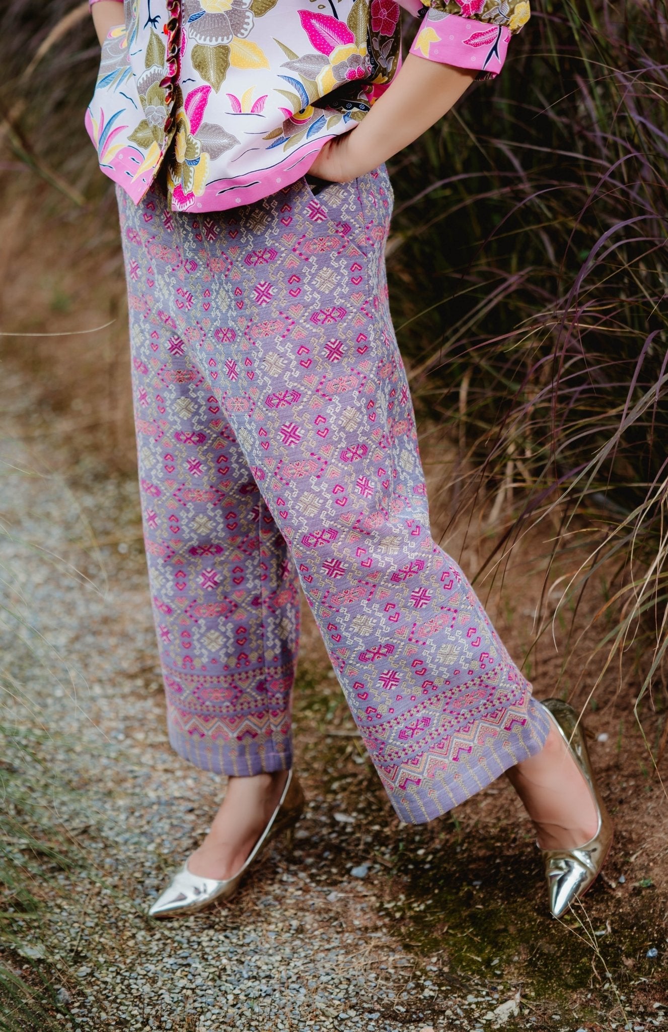 Praewa Signature Pants - SOUTH FABRIC