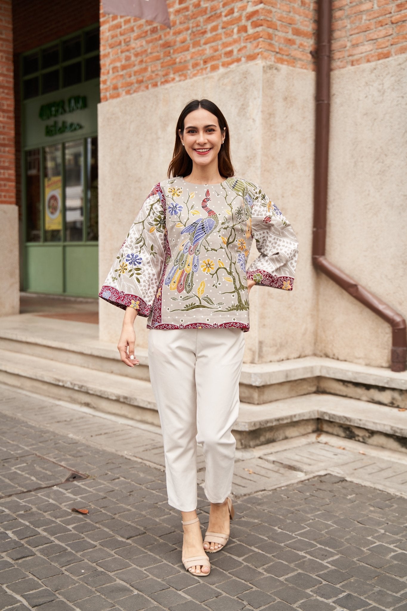 Snow Peafowl Blouse - SOUTH FABRIC