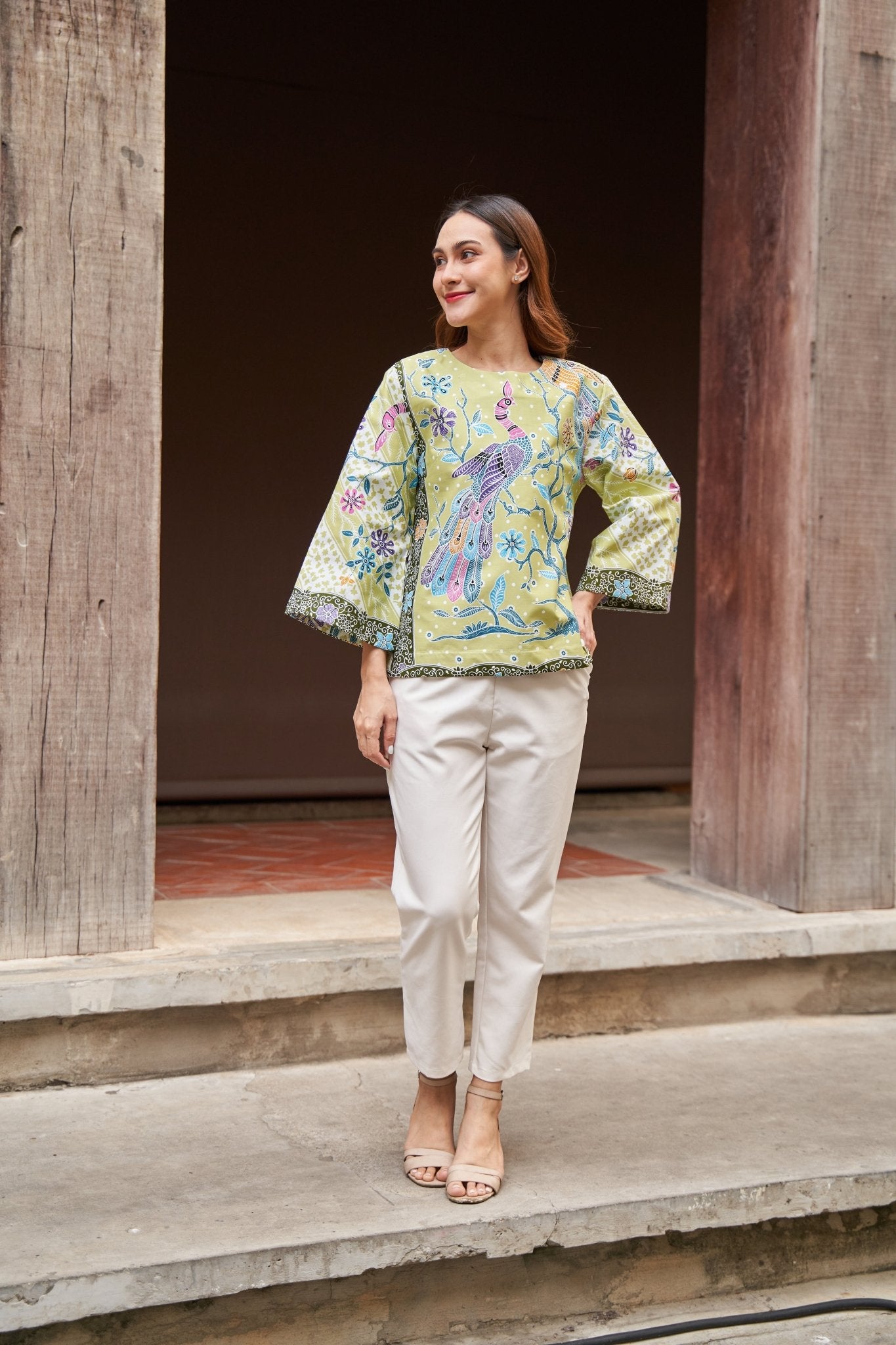 Snow Peafowl Blouse - SOUTH FABRIC