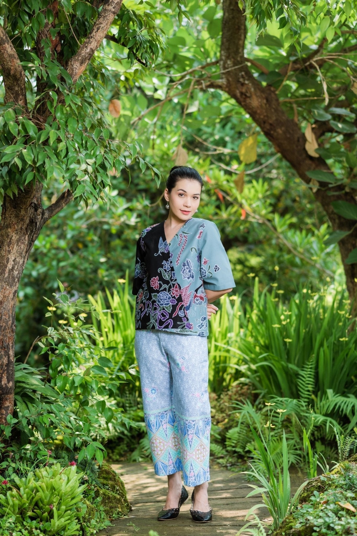 Swan Batik Blouse & Signature Batik Pants - SOUTH FABRIC