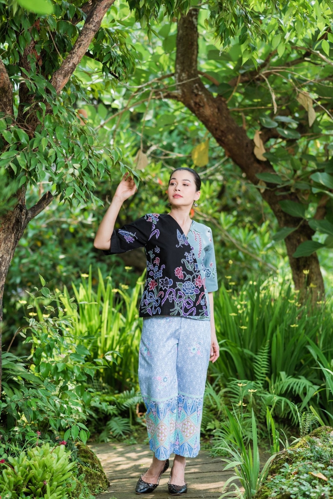 Swan Batik Blouse & Signature Batik Pants - SOUTH FABRIC