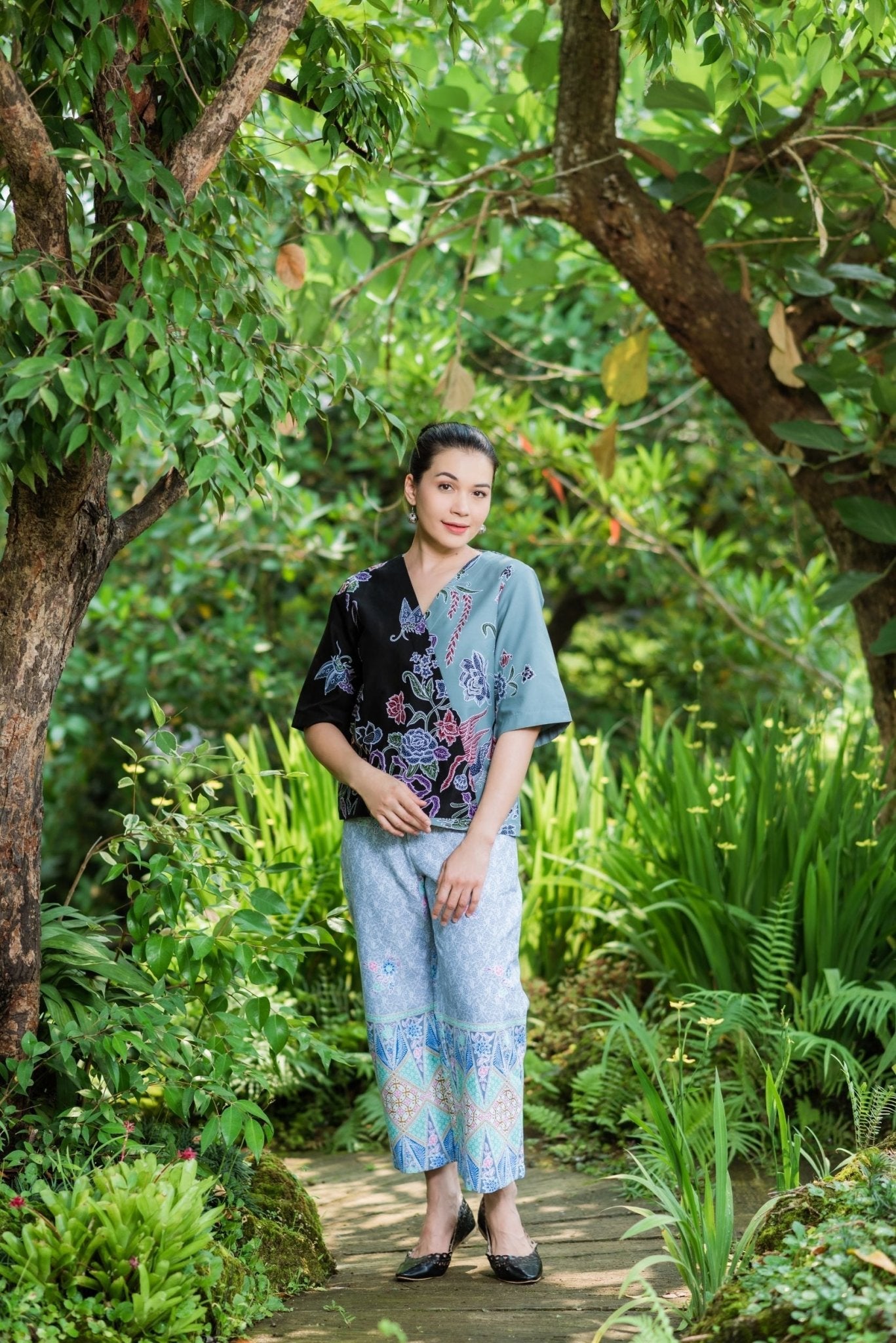 Swan Batik Blouse & Signature Batik Pants - SOUTH FABRIC