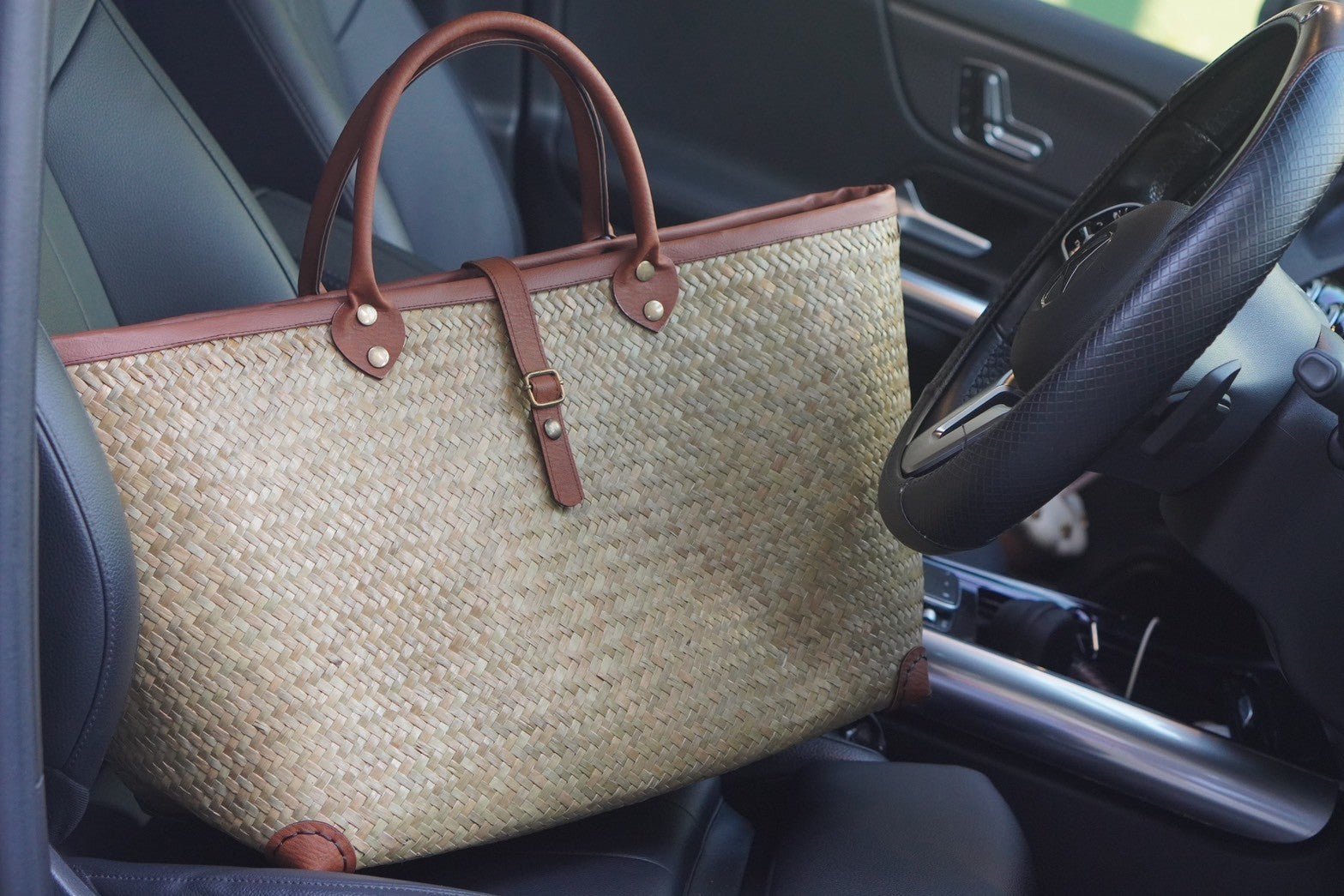 Thale Noi Krajood Handbag - KAMONMANEE